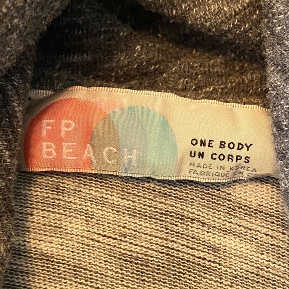 Free People Beach- long sleeve top - Picture 3 of 9